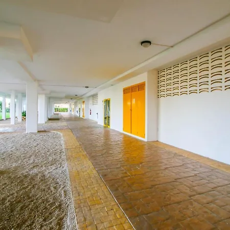 Residencial Lagos Del Castillo Apartment *